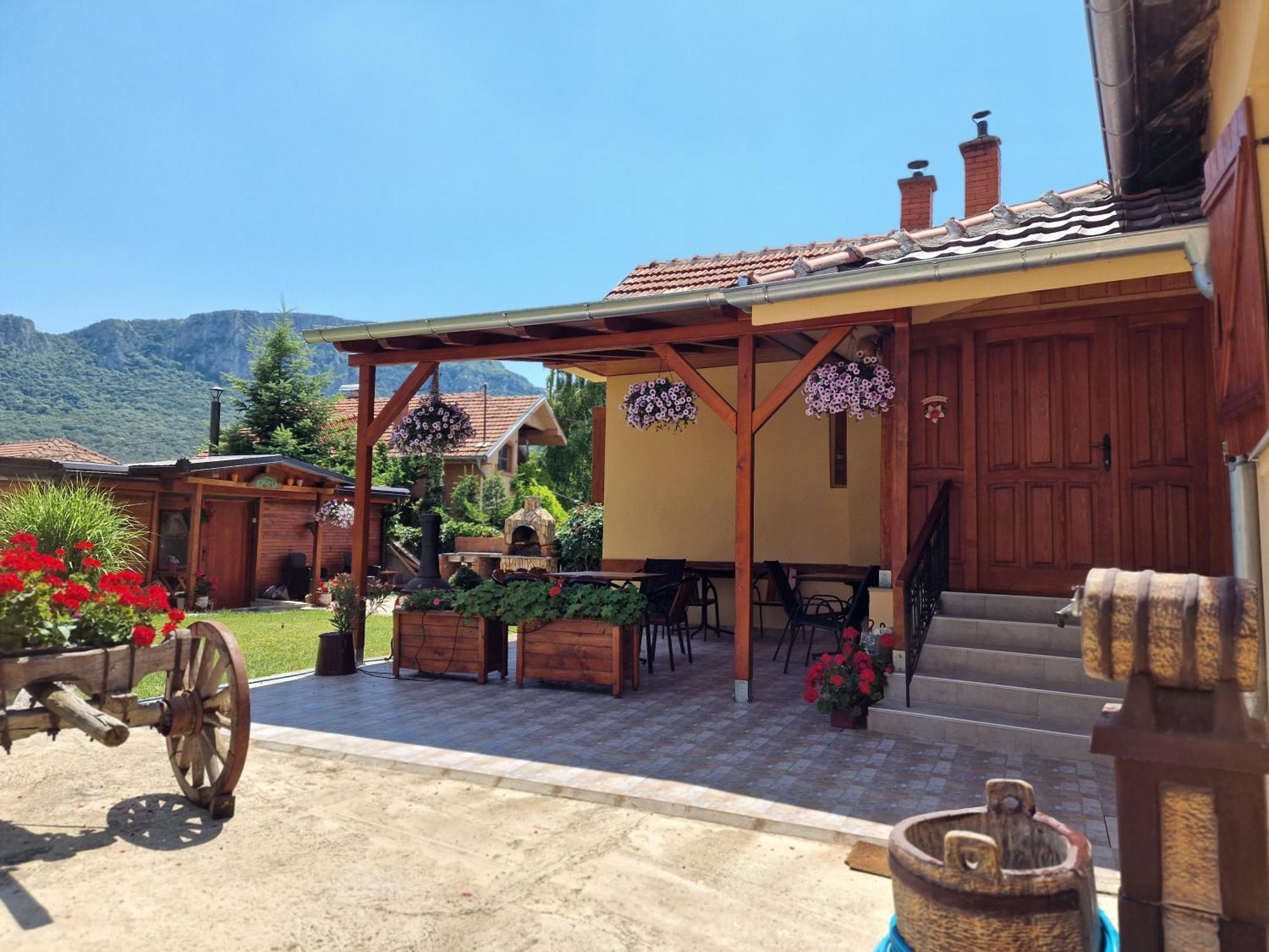 Konak -Guest House -Ramonda Serbika Ni Eksteriør billede