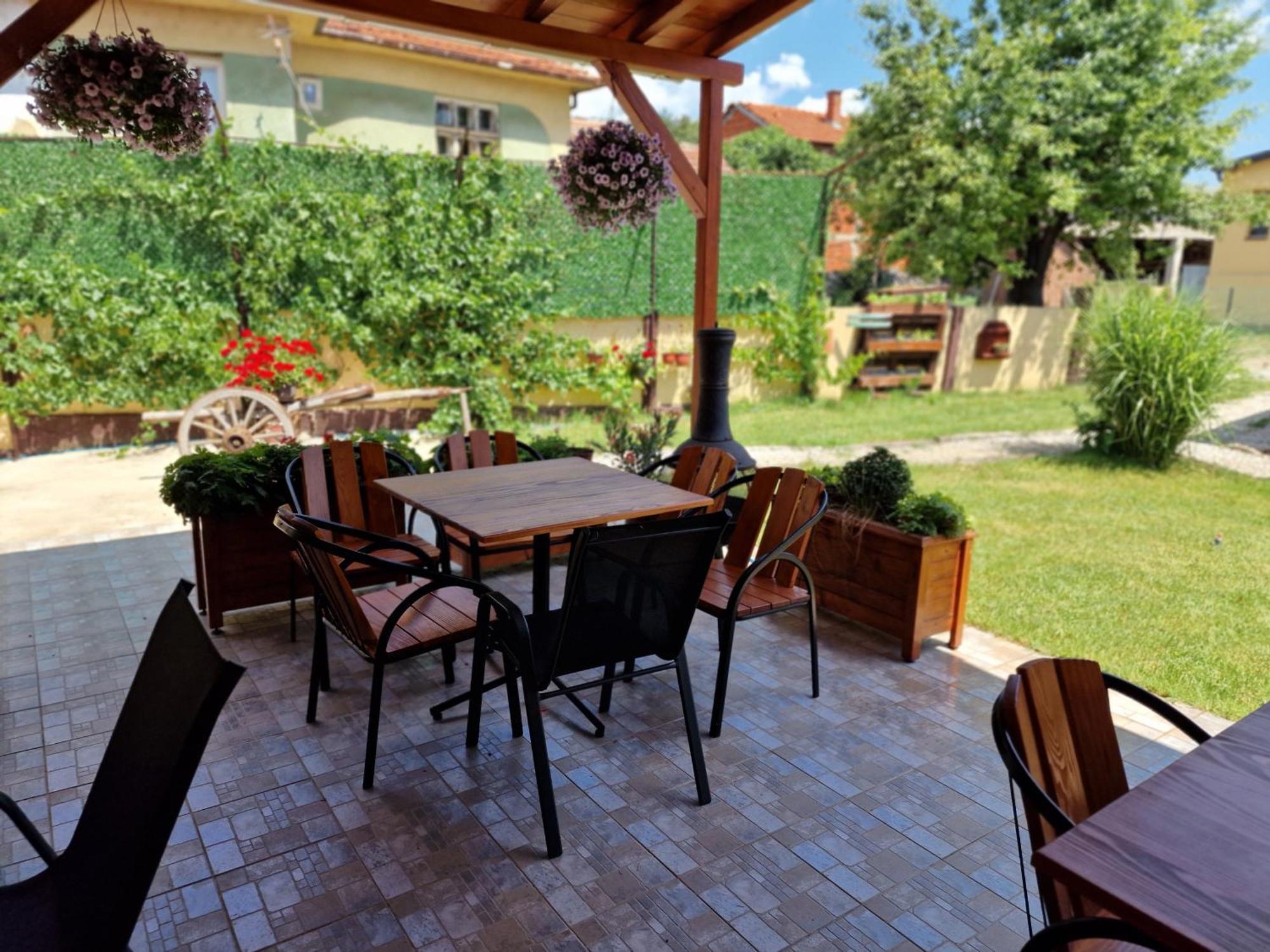 Konak -Guest House -Ramonda Serbika Ni Eksteriør billede